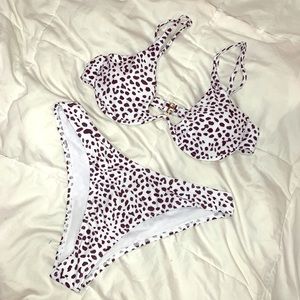 Spotted underwire bikini